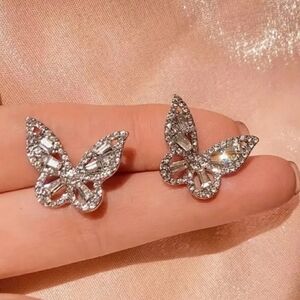 Tiny Exquisite Butterfly earrings, NWT